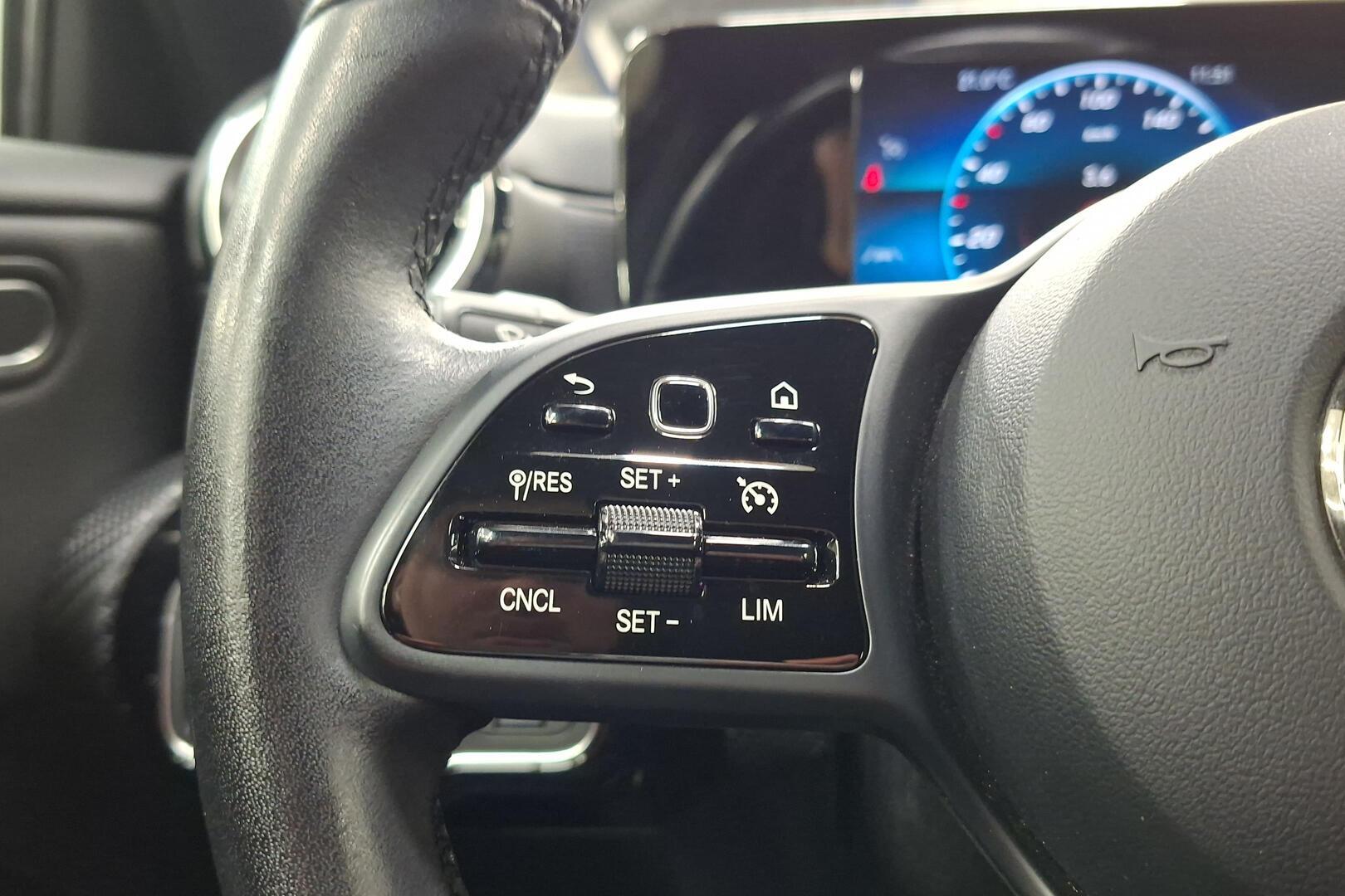 MERCEDES-BENZ A 2019
