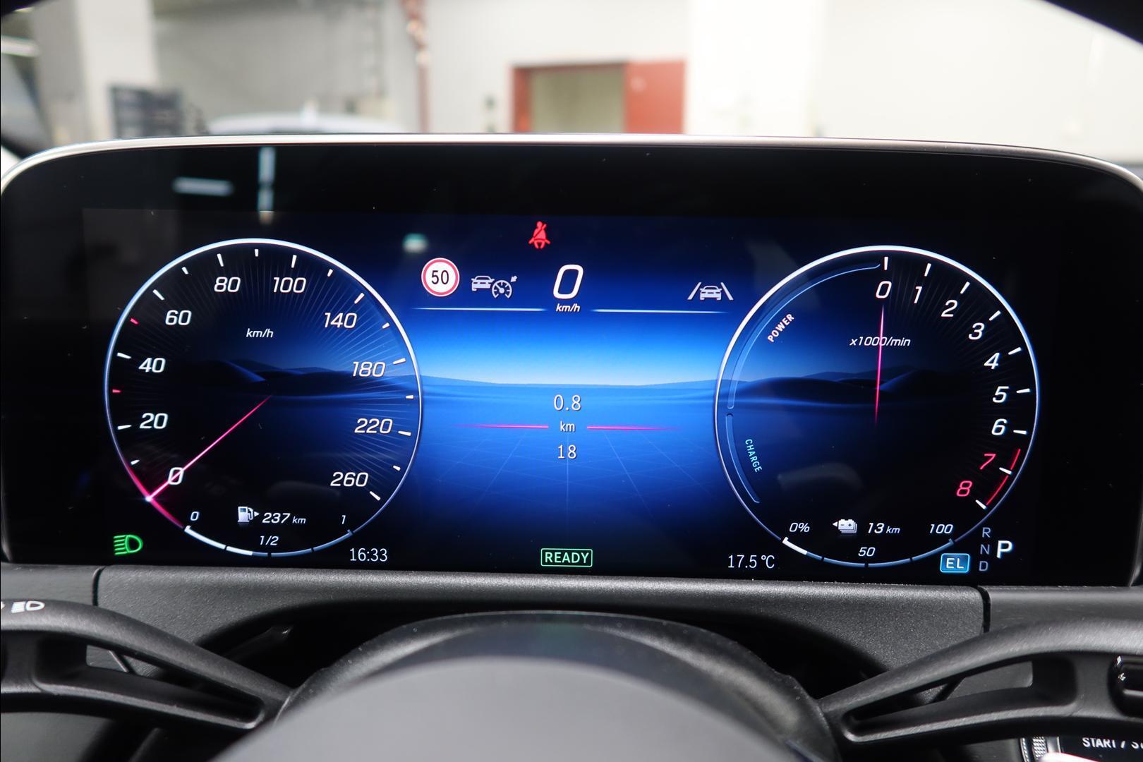 MERCEDES-BENZ E 2026