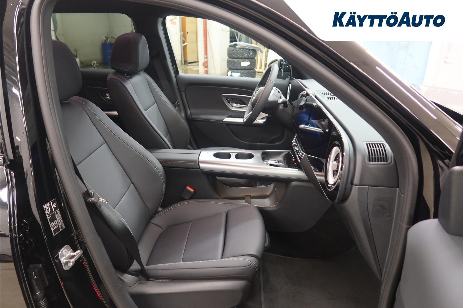 MERCEDES-BENZ GLB 2026