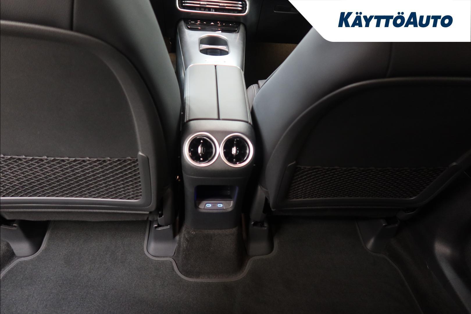 MERCEDES-BENZ GLB 2026