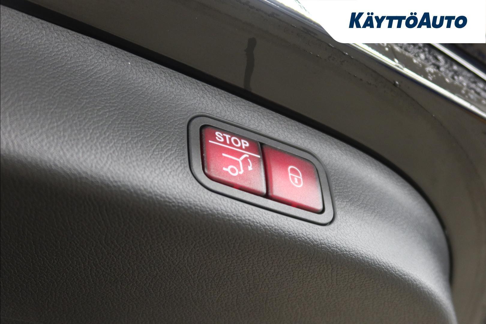 MERCEDES-BENZ GLB 2026