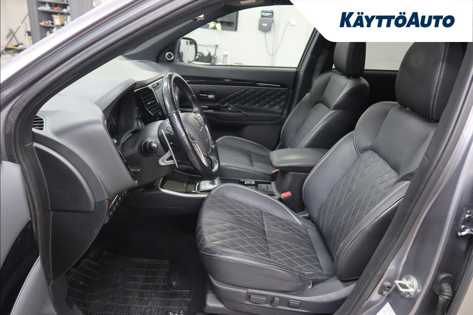 MITSUBISHI Outlander PHEV 2020