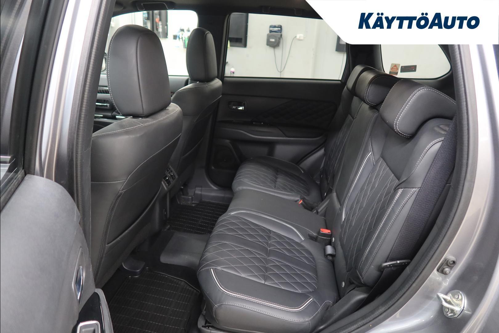 MITSUBISHI Outlander PHEV 2020