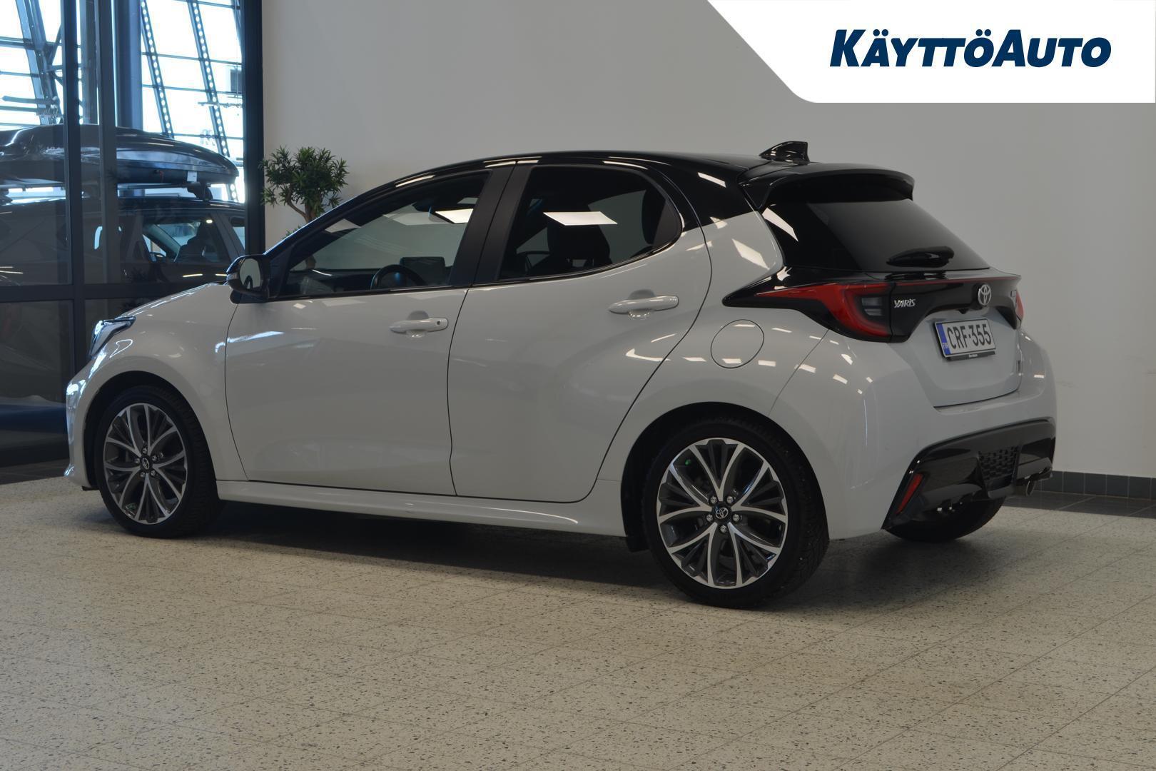 TOYOTA Yaris 4
