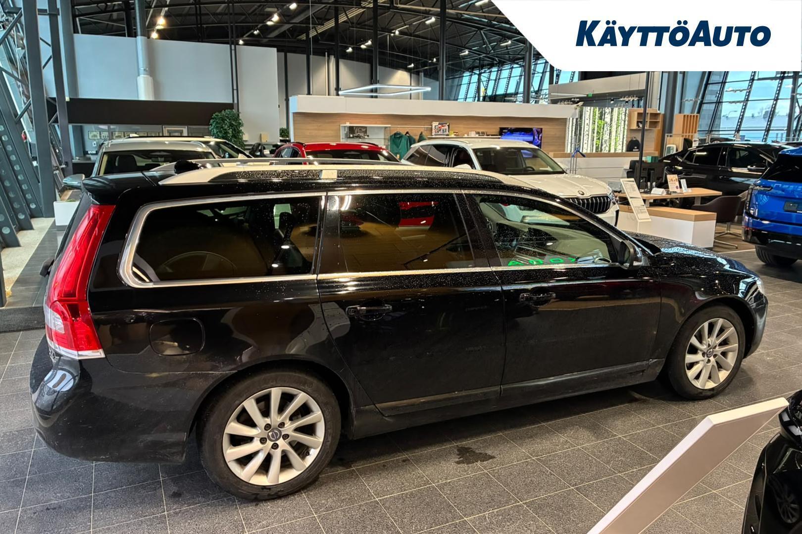 VOLVO V70 2015