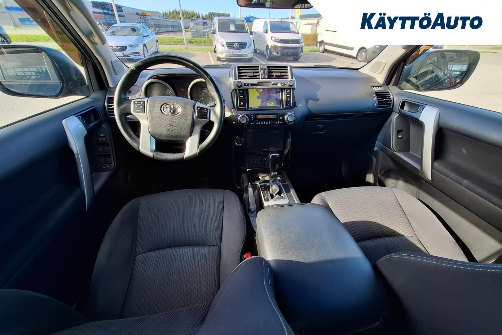 TOYOTA Land Cruiser 2017