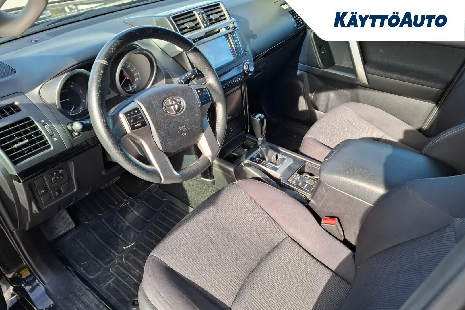 TOYOTA Land Cruiser 2017