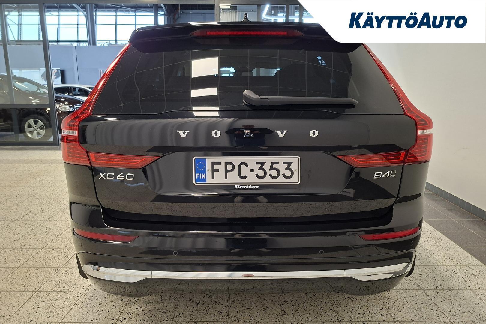 VOLVO XC60 2023