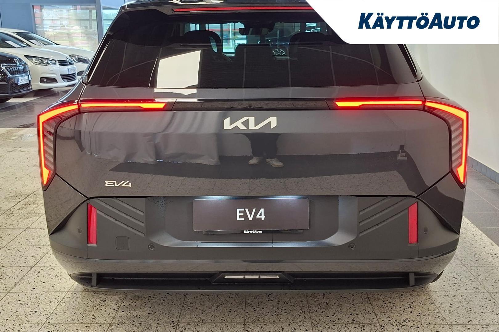 KIA EV4 2027