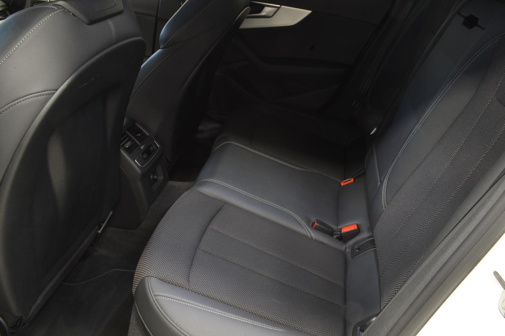 AUDI A4 2021