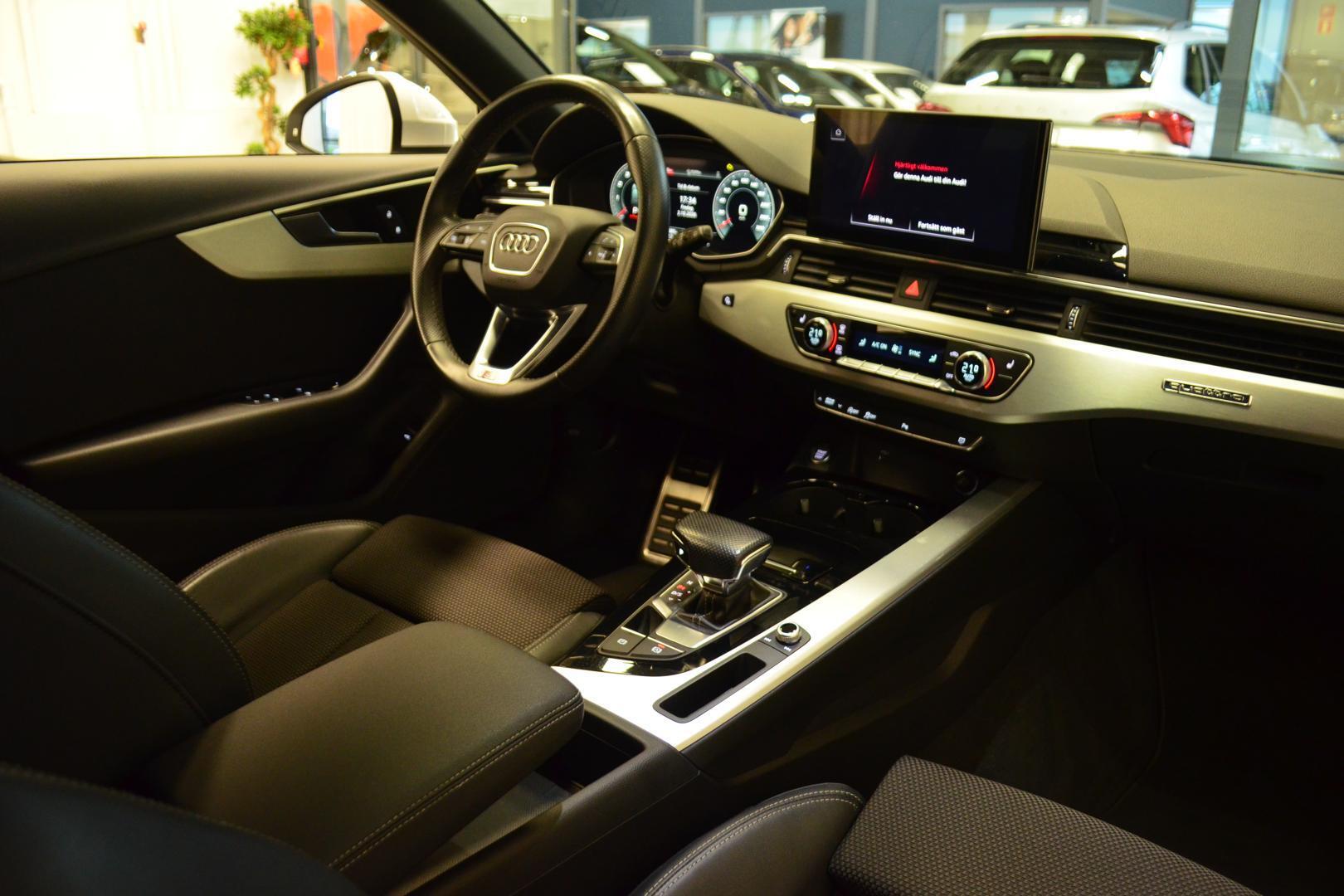 AUDI A4 2021