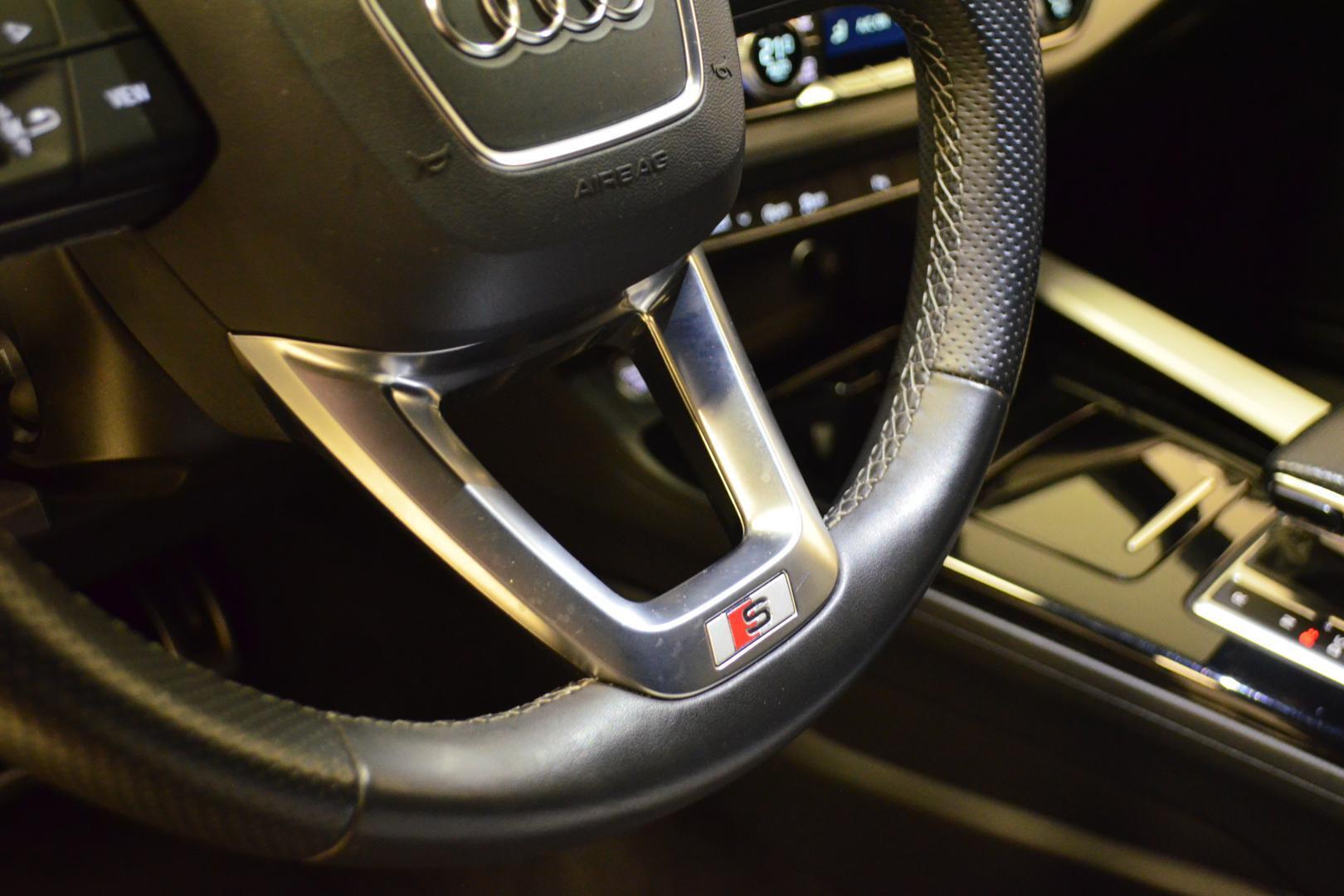 AUDI A4 2021