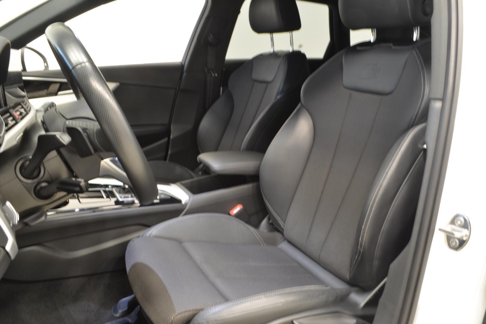 AUDI A4 2021
