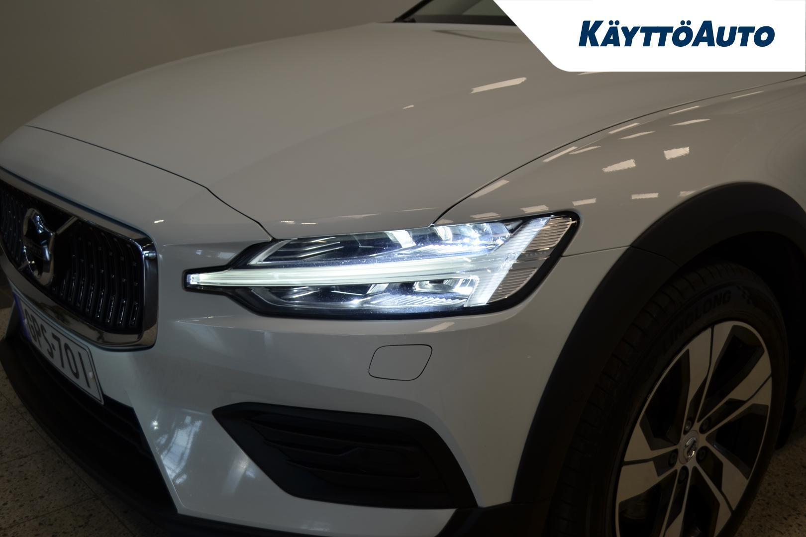 VOLVO V60 Cross Country 2019