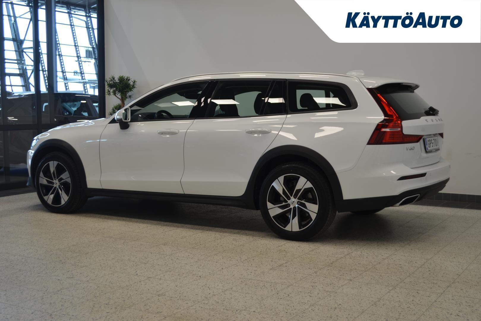 VOLVO V60 Cross Country 2019