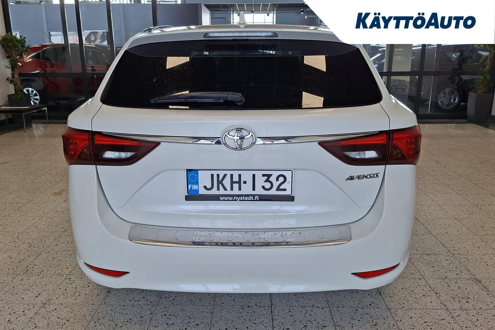 TOYOTA Avensis 2016
