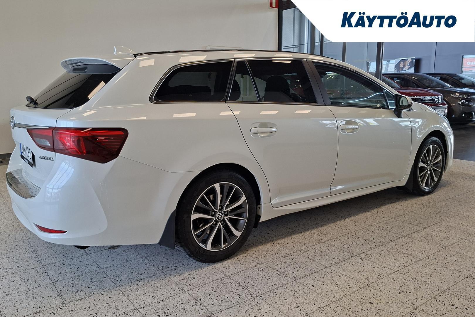 TOYOTA Avensis 2016