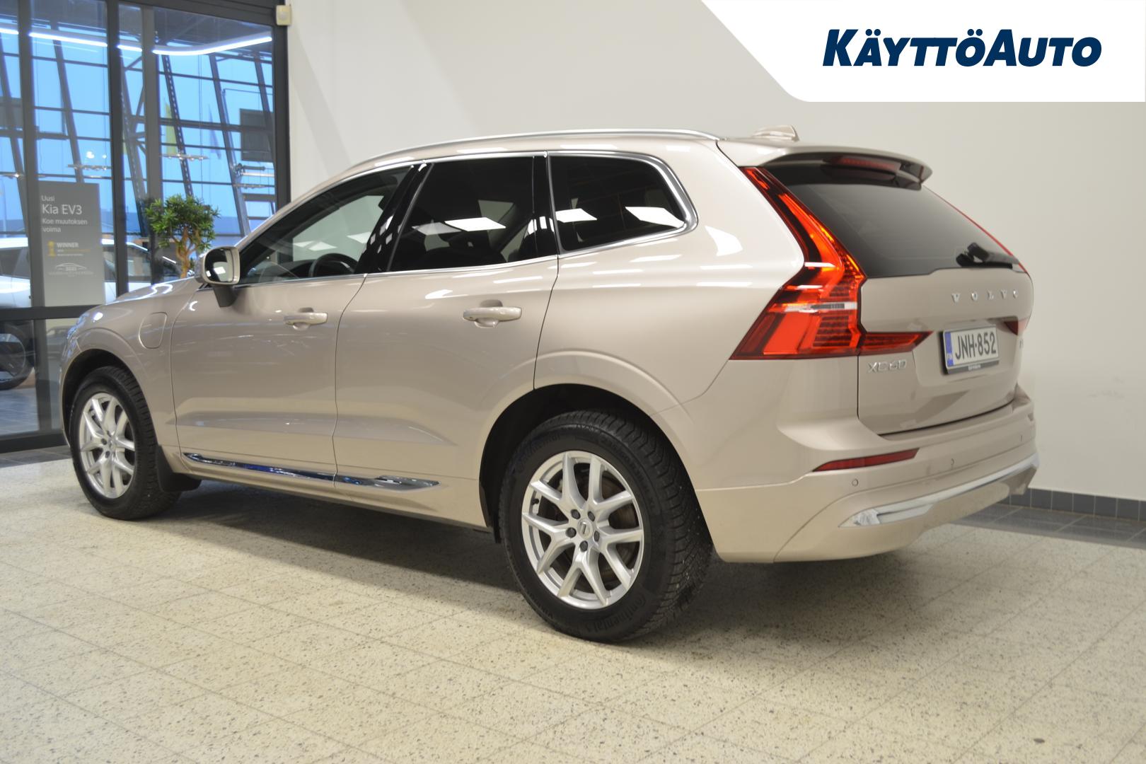 VOLVO XC60 2025