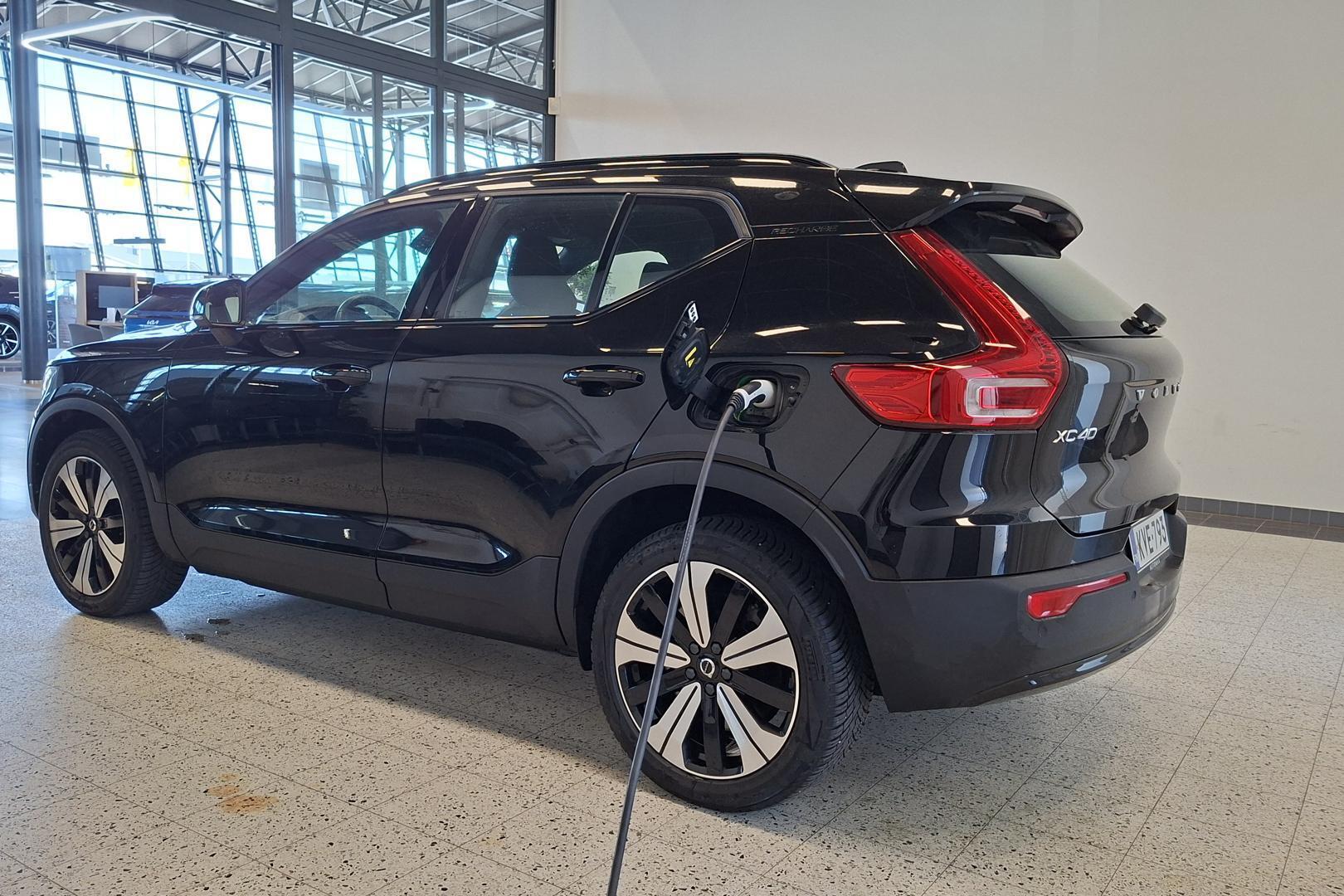 VOLVO XC40 2023
