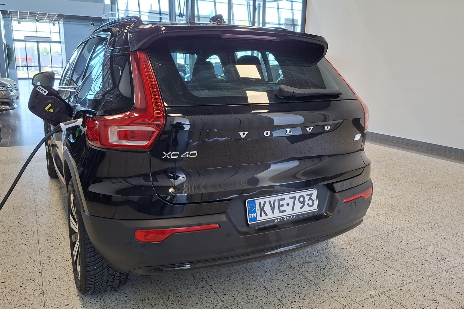 VOLVO XC40 2023