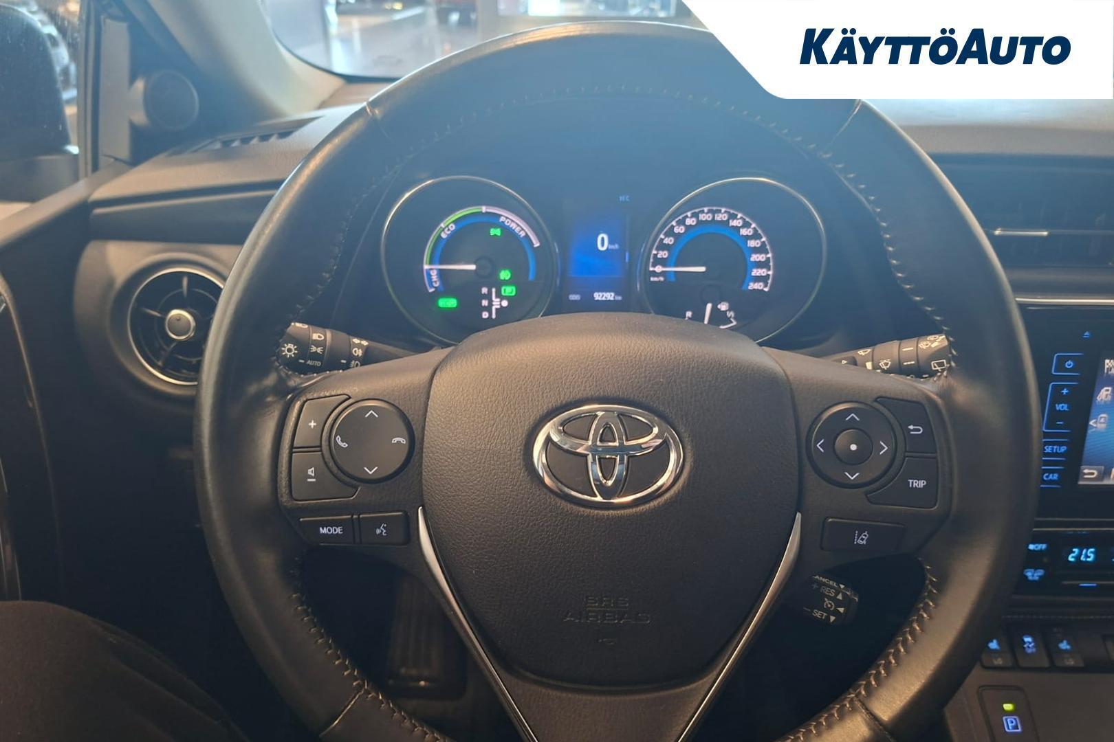TOYOTA Auris 2017