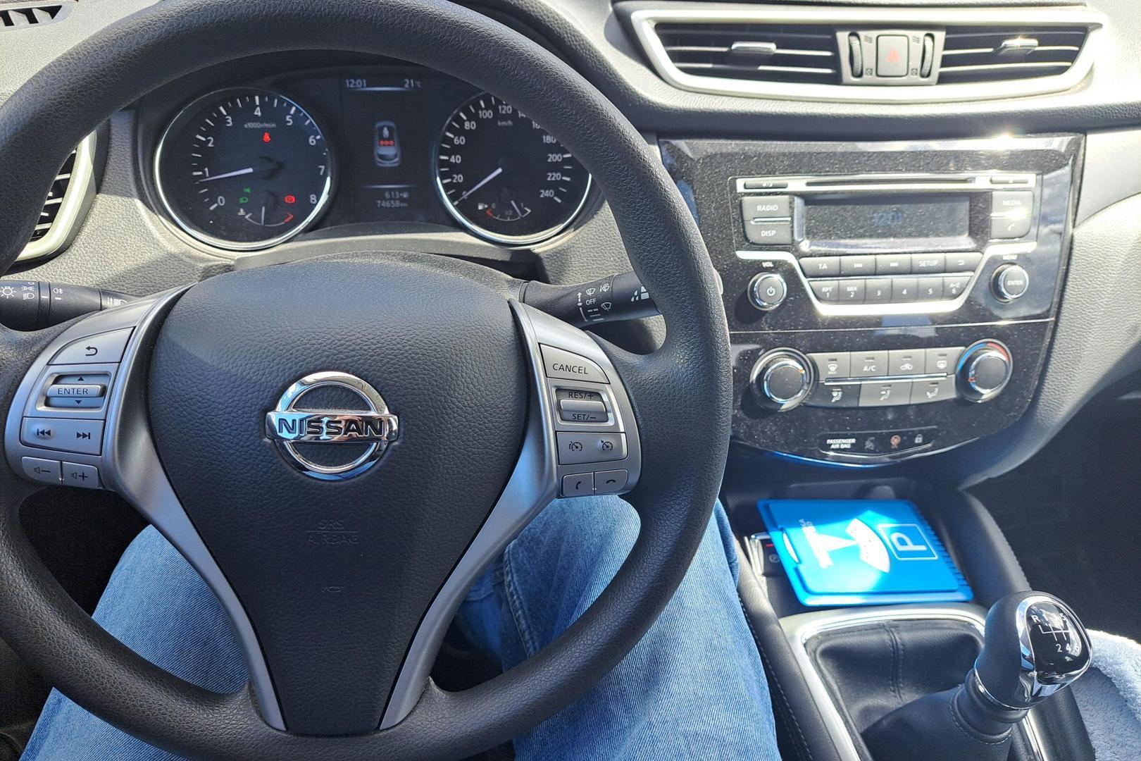 NISSAN Qashqai 2015