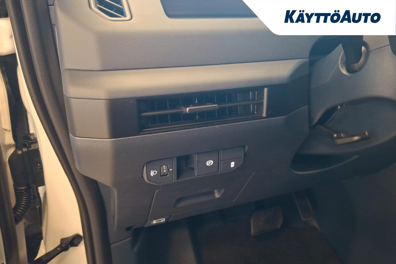 KIA PV5 Cargo 12