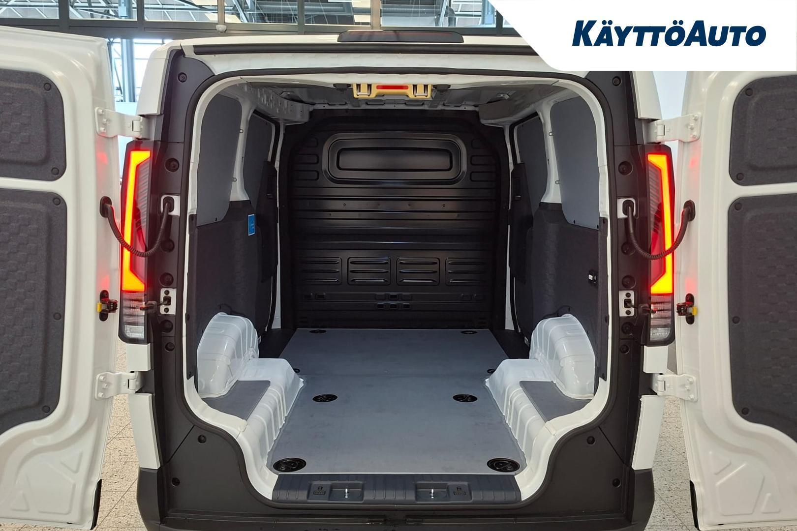 KIA PV5 Cargo 8