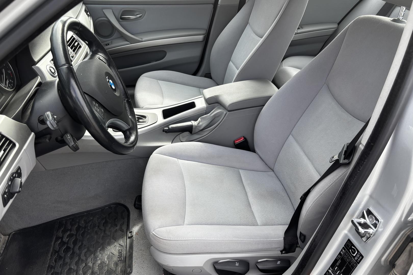 BMW 320 2008