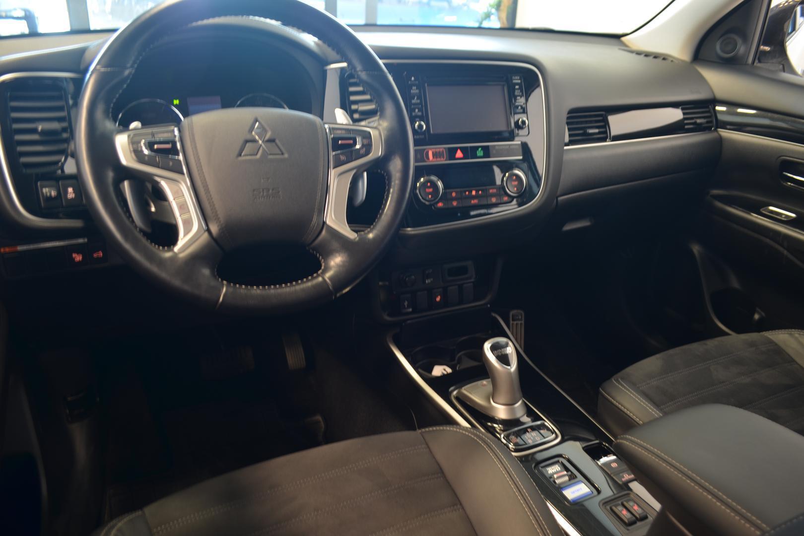 MITSUBISHI Outlander PHEV 2019