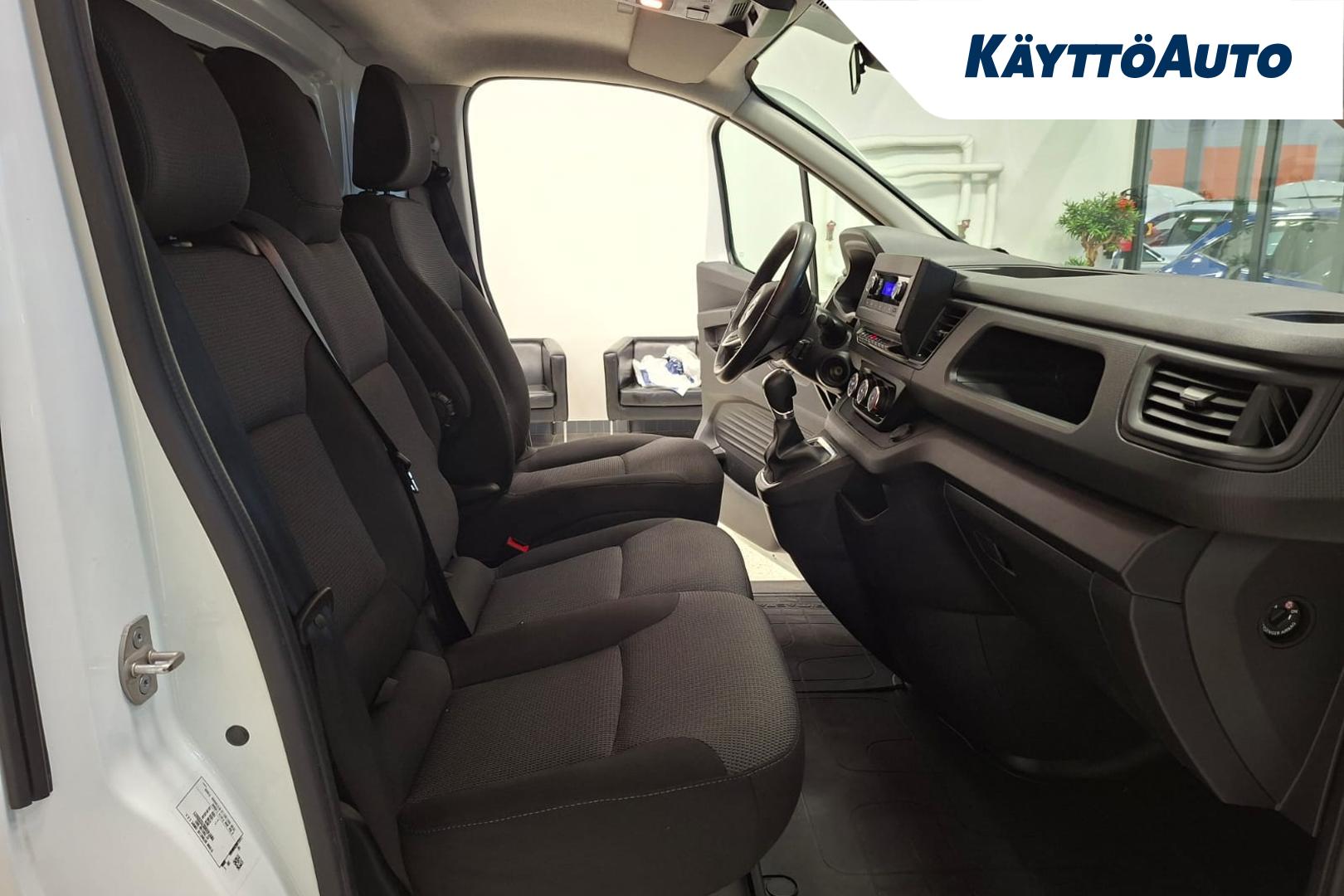 NISSAN Primastar 2023