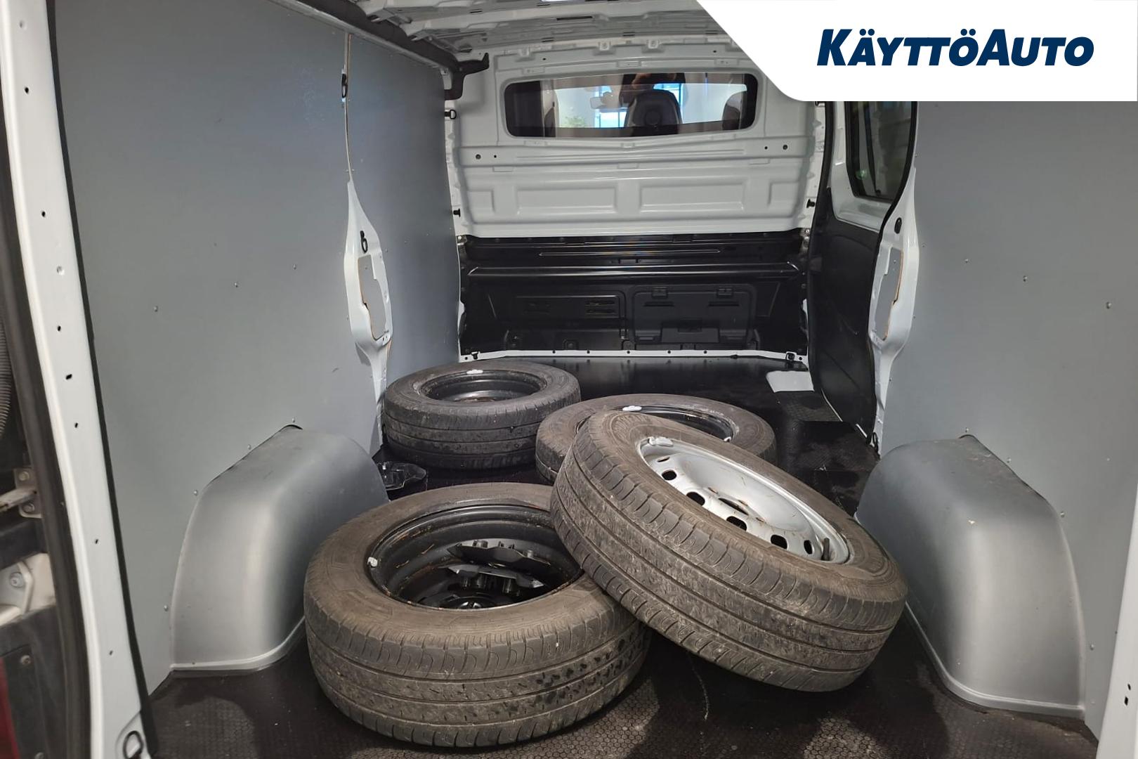 NISSAN Primastar 2023