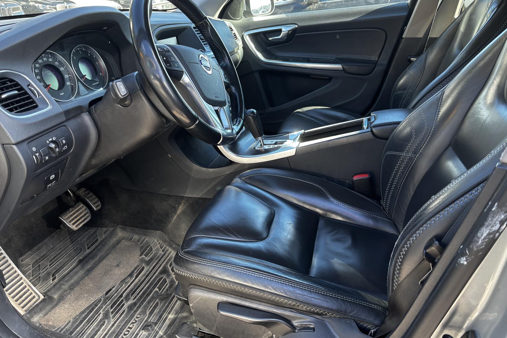 VOLVO V60 2012