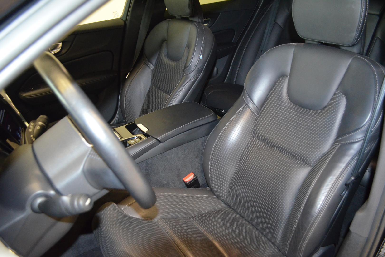 VOLVO V60 12