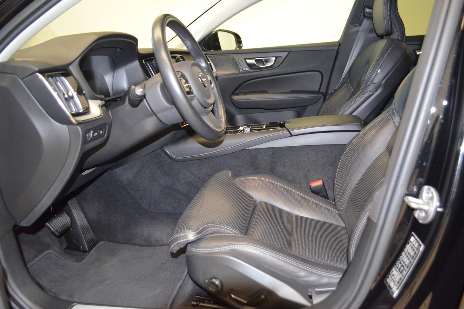 VOLVO V60 13