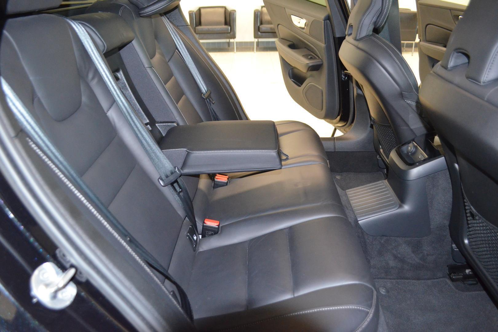 VOLVO V60 15