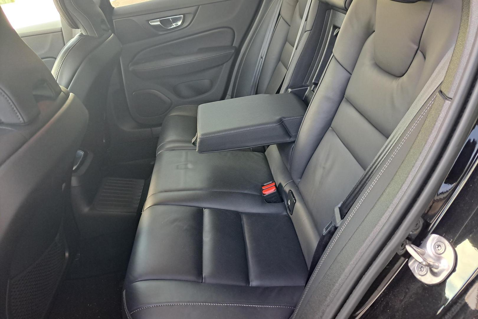VOLVO V60 2022