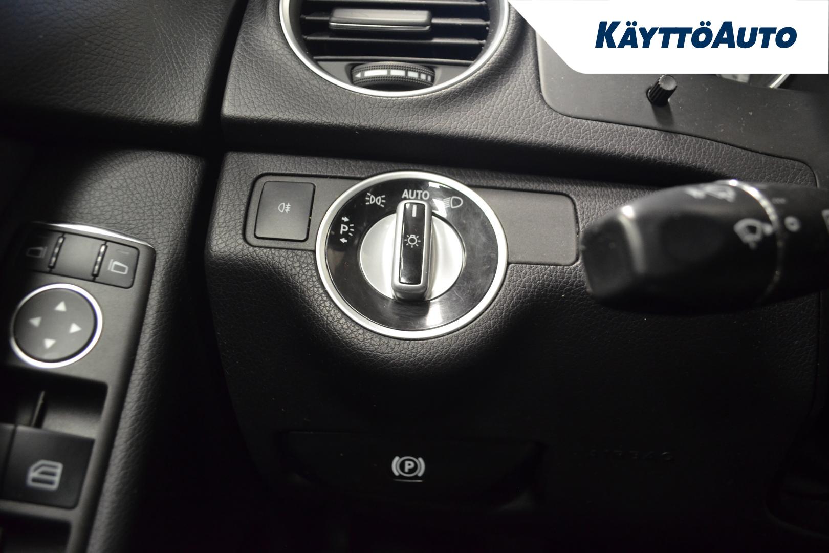 MERCEDES-BENZ C 2012