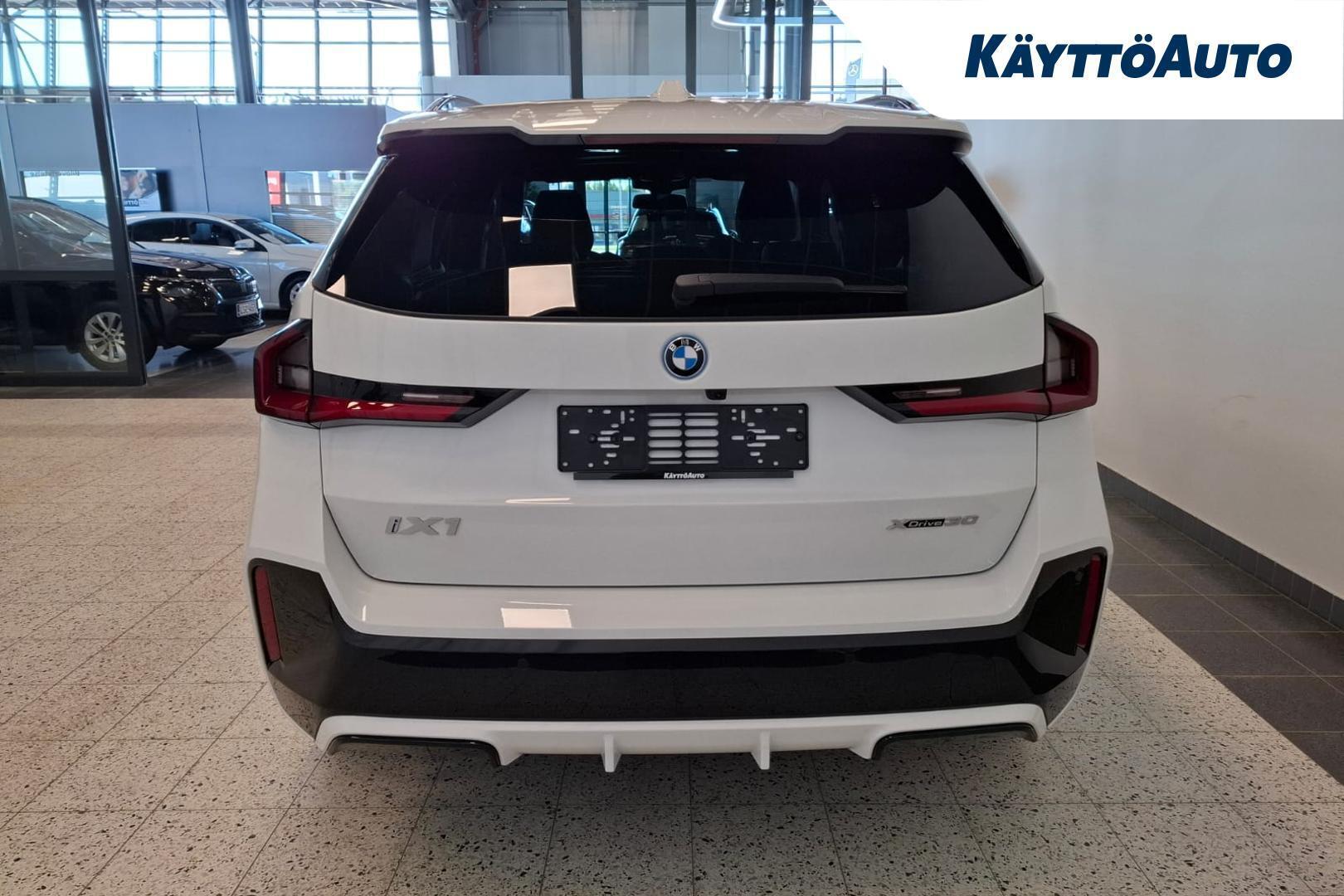BMW iX1 2026