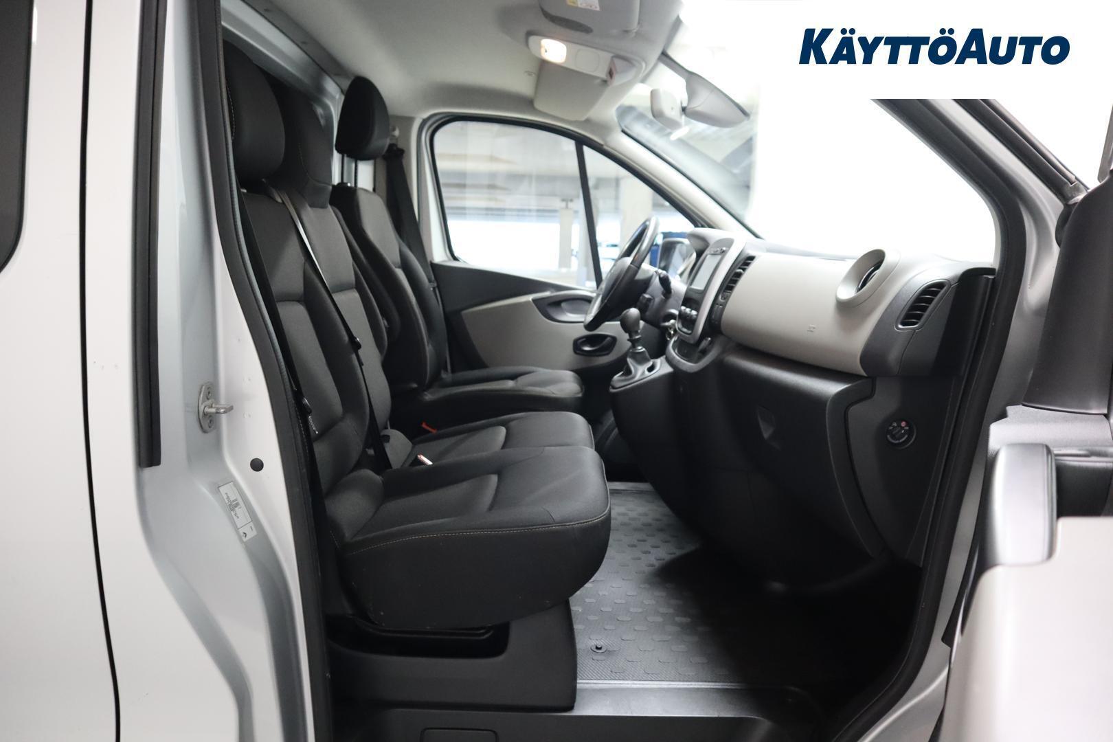 RENAULT Trafic 12