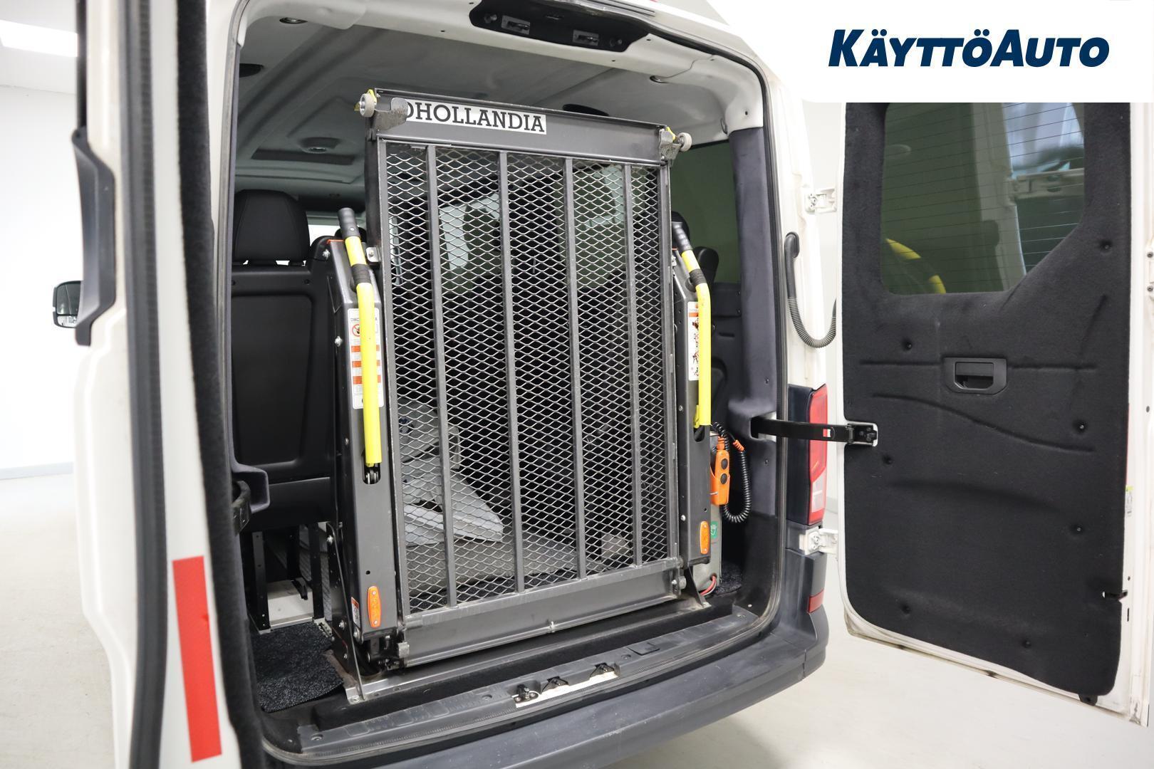 VOLKSWAGEN Crafter 11