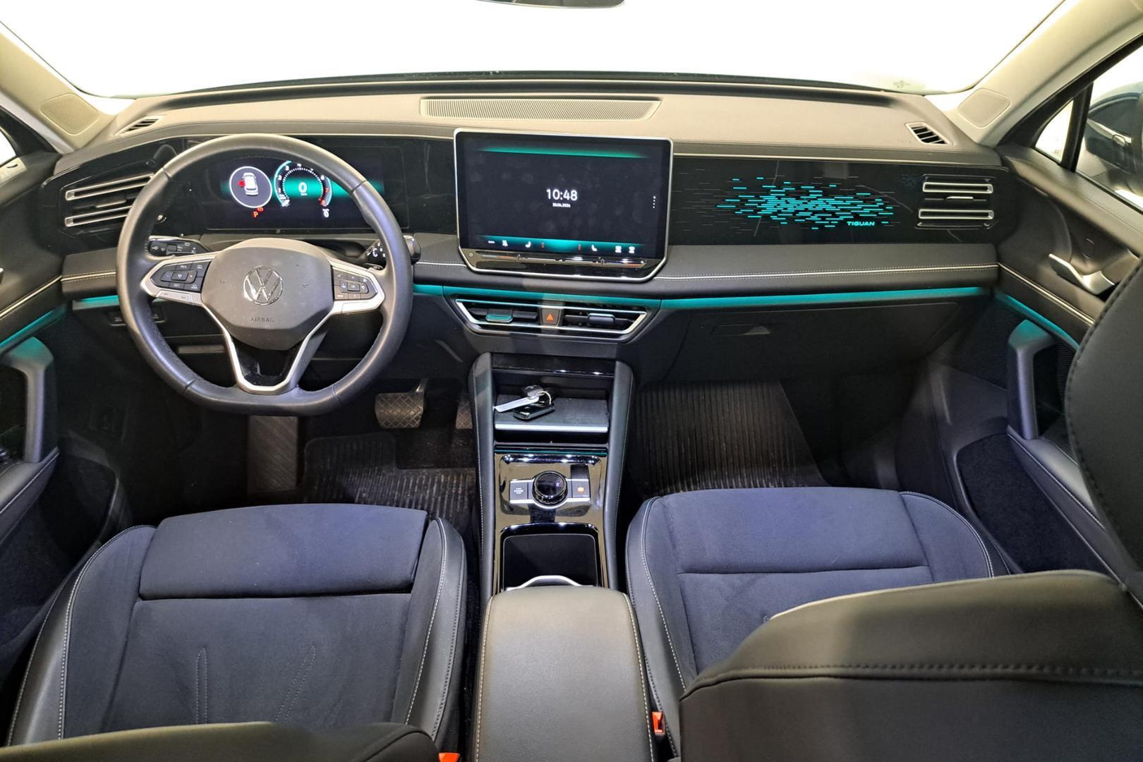 VOLKSWAGEN Tiguan 2024