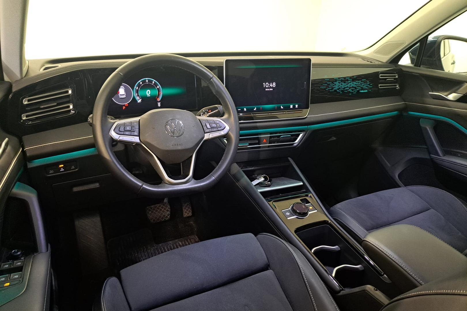 VOLKSWAGEN Tiguan 2024