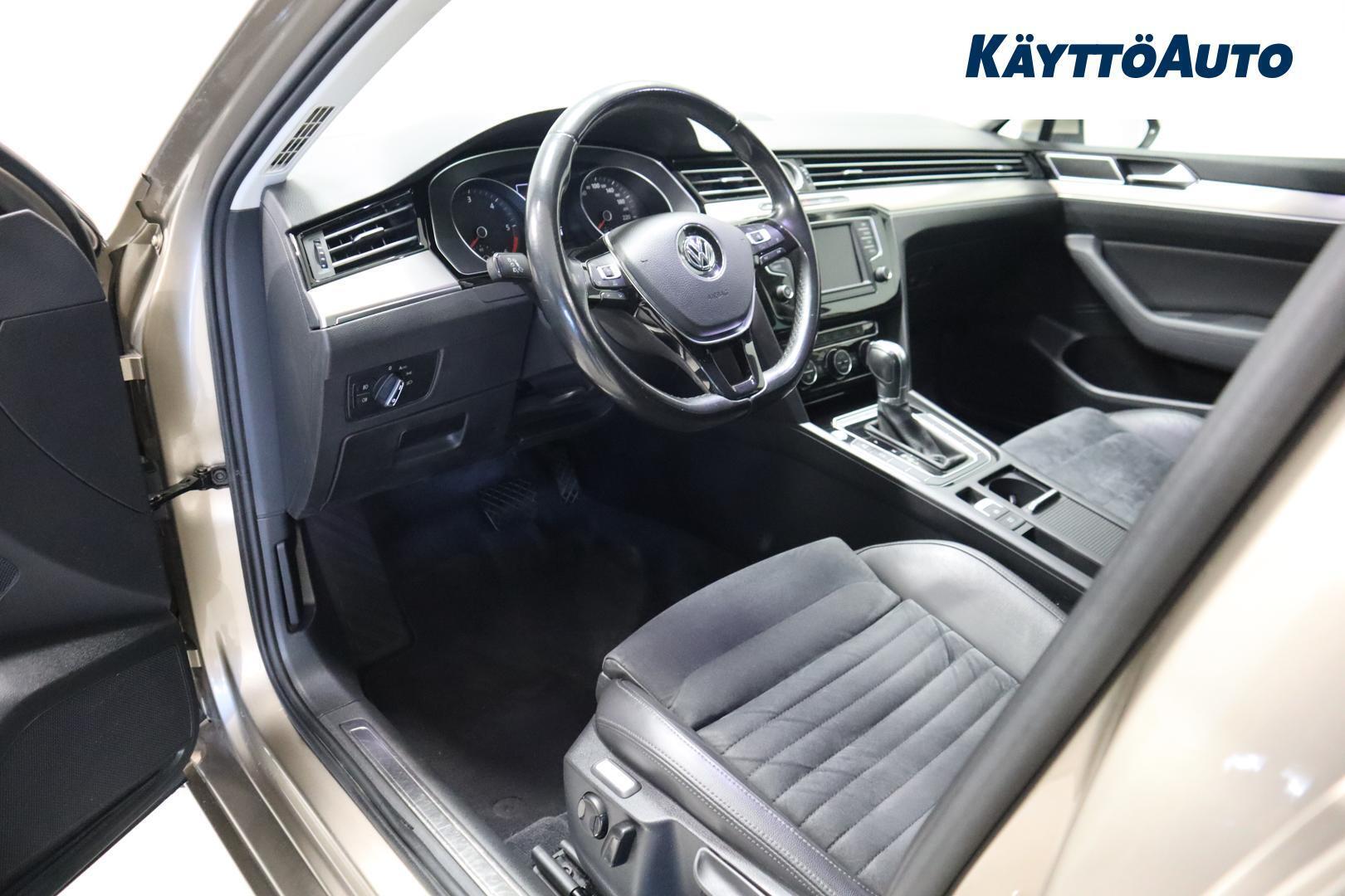 VOLKSWAGEN Passat 13