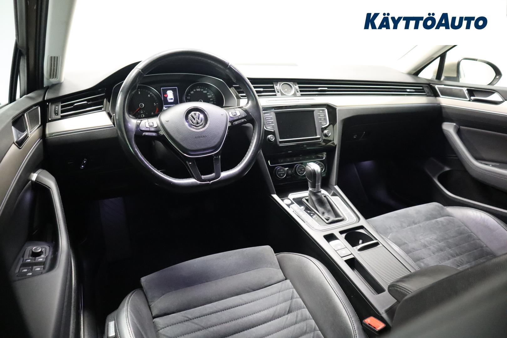 VOLKSWAGEN Passat 17