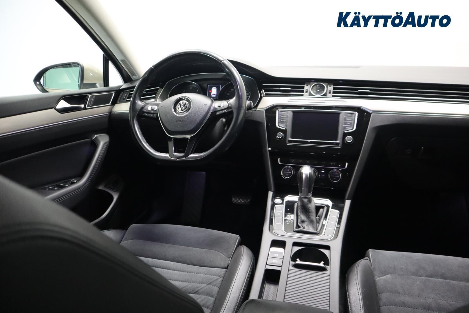 VOLKSWAGEN Passat 19