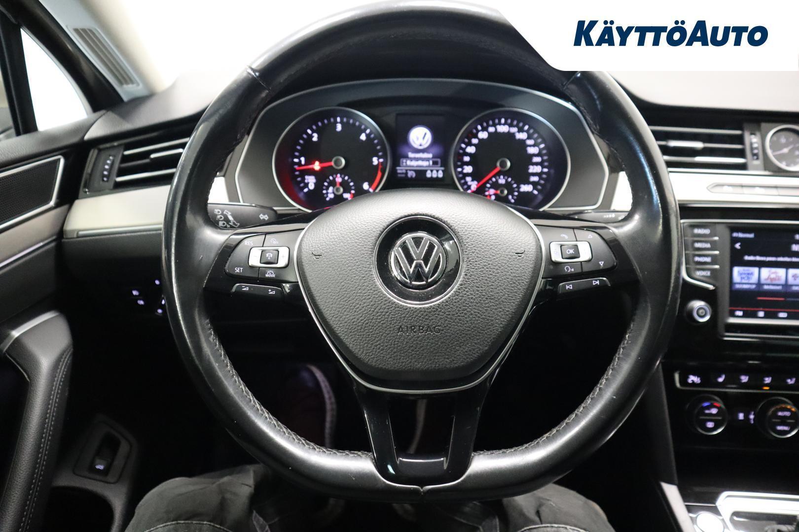 VOLKSWAGEN Passat 20