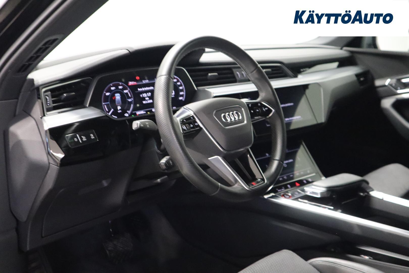AUDI e-tron 2021
