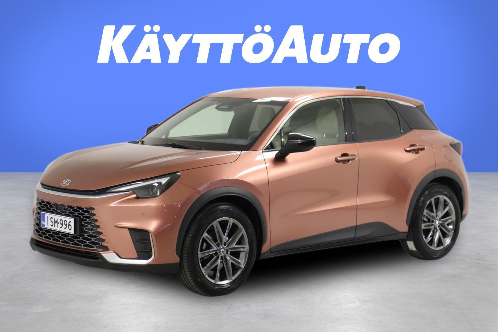 LEXUS LBX 2025