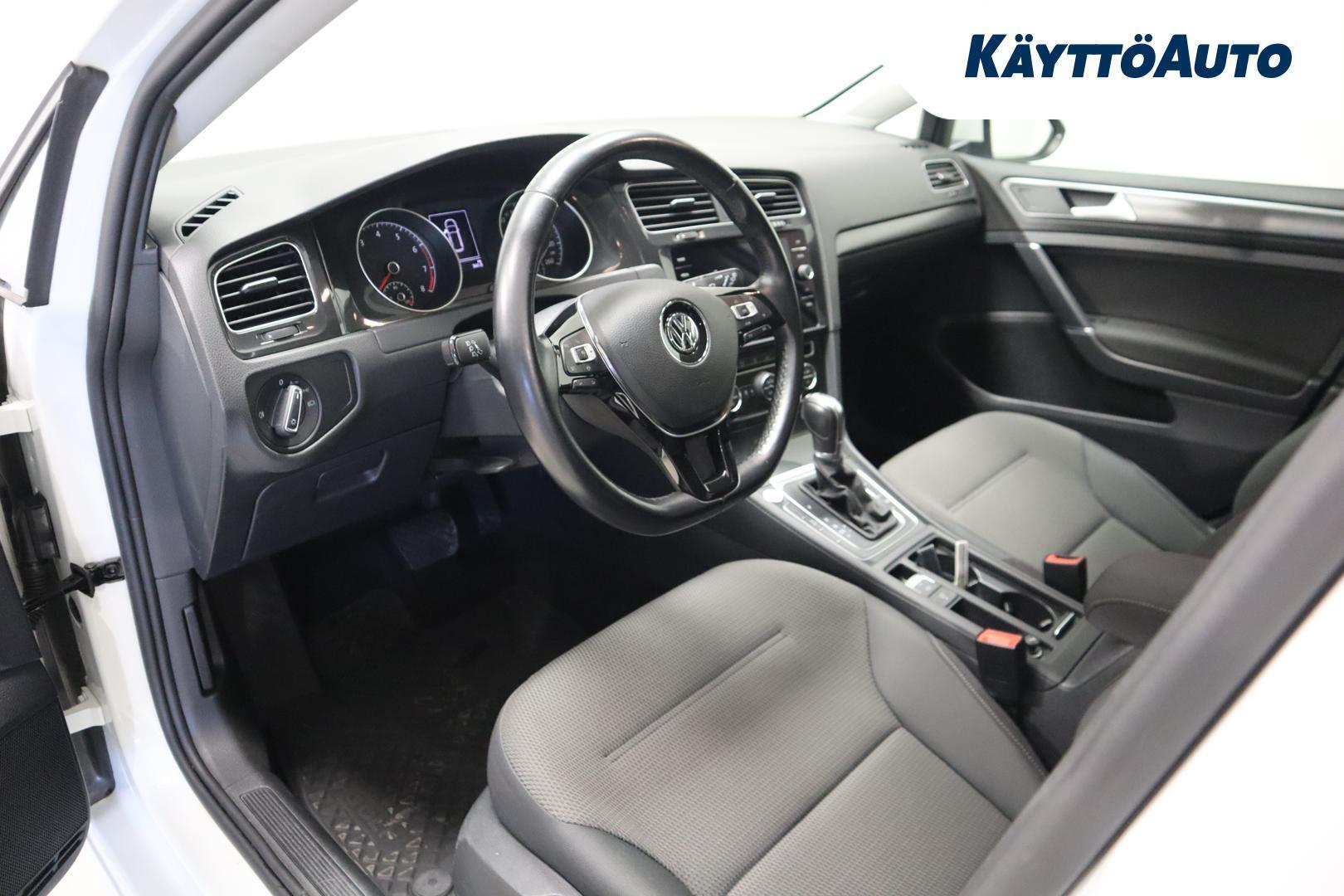 VOLKSWAGEN Golf 2018